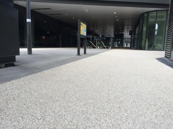 beton desactive parvis nice one