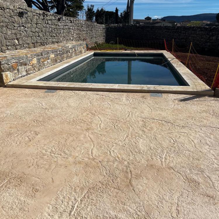 beton imprime plage de piscine